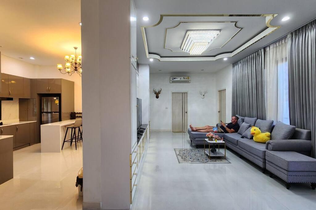 69YIng Yang House 3BR Sawankhalok - Housity