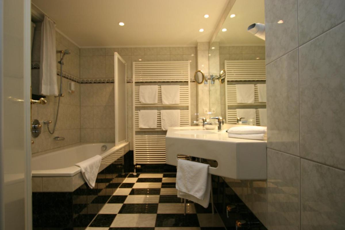 Park Hotel am Schloss - Housity