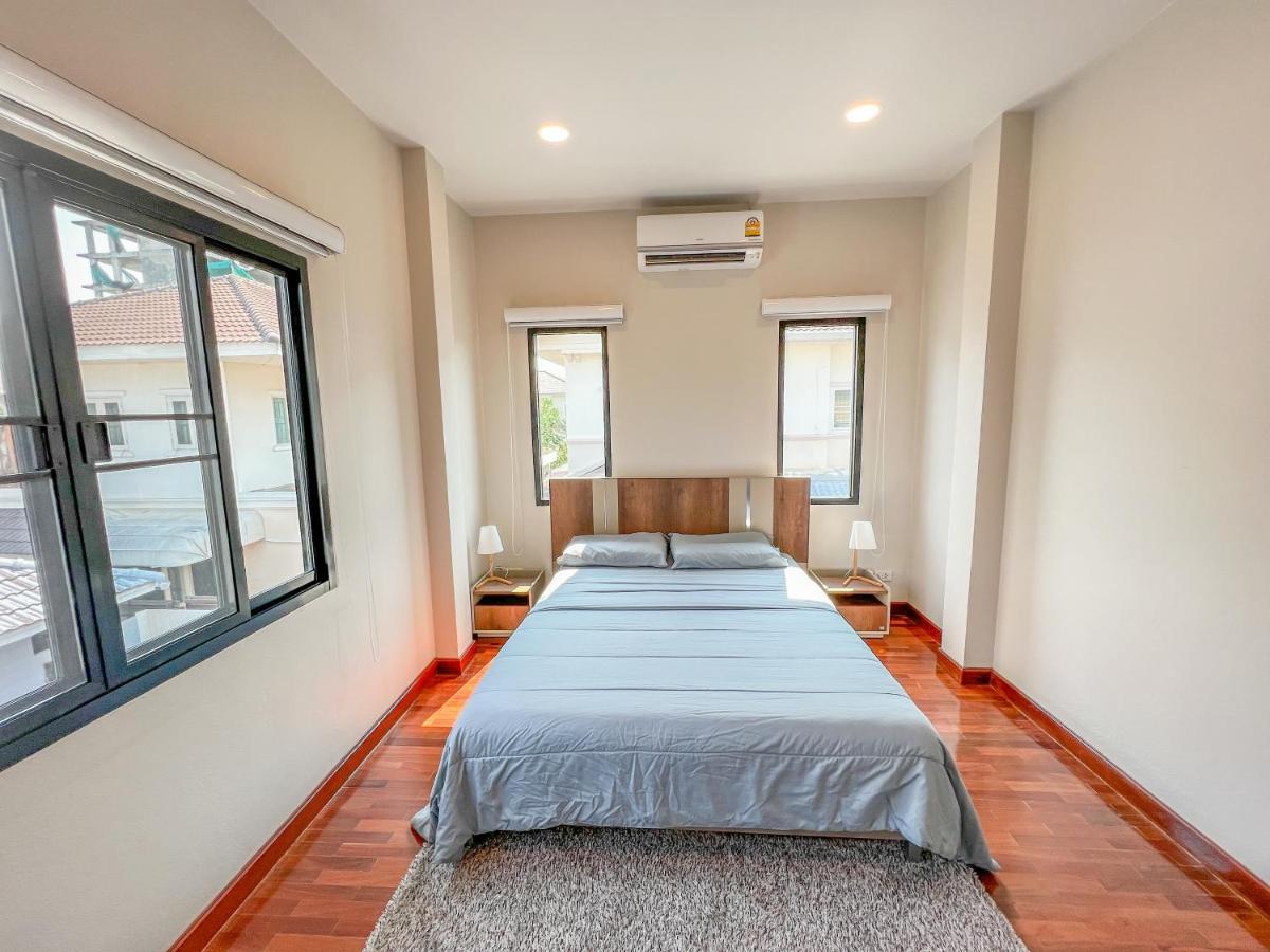 Chiang Mai Central 5 Bedrooms Private Pool Villa - Housity