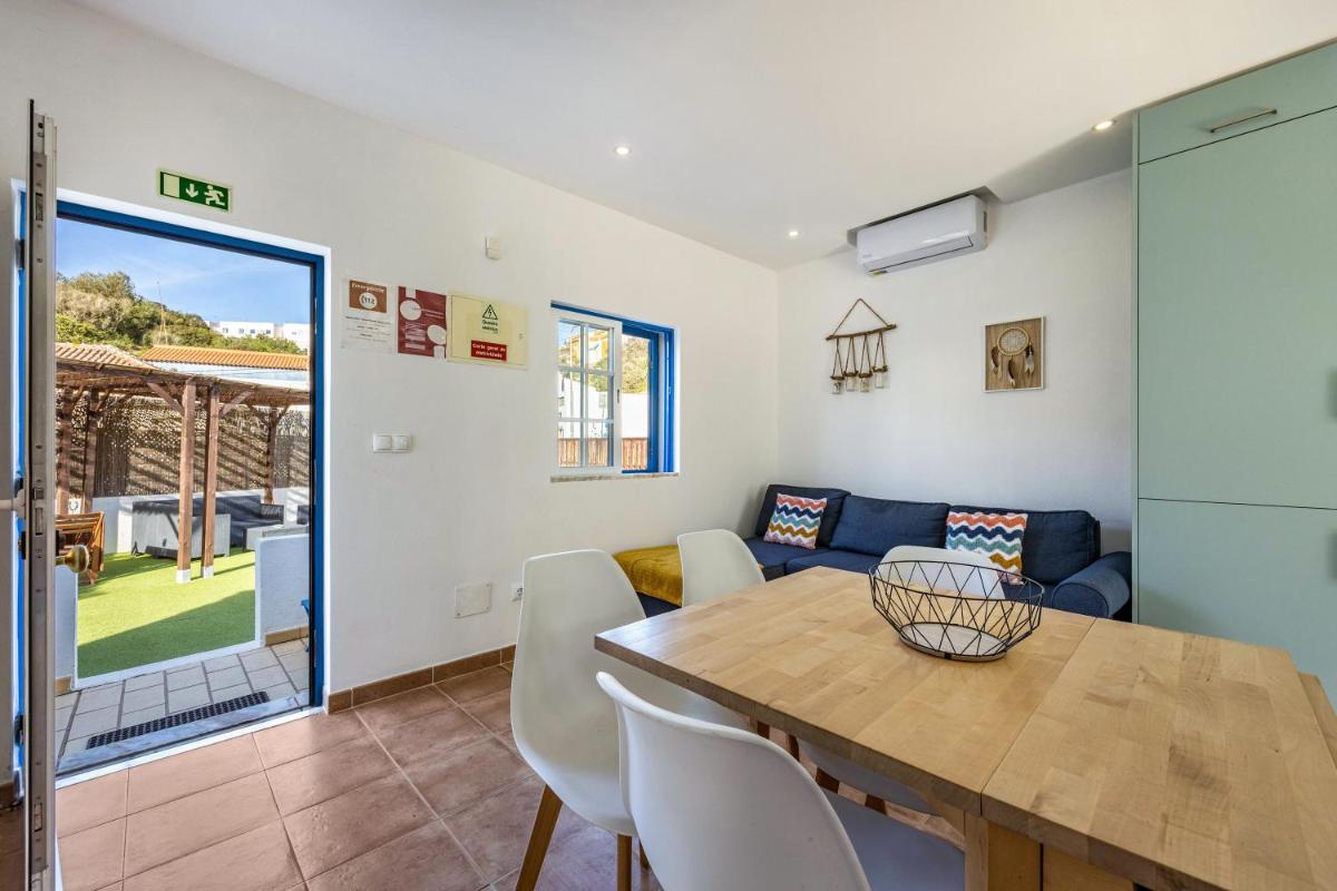 Salema Beach House - Housity