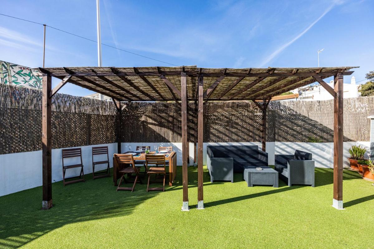 Salema Beach House - Housity