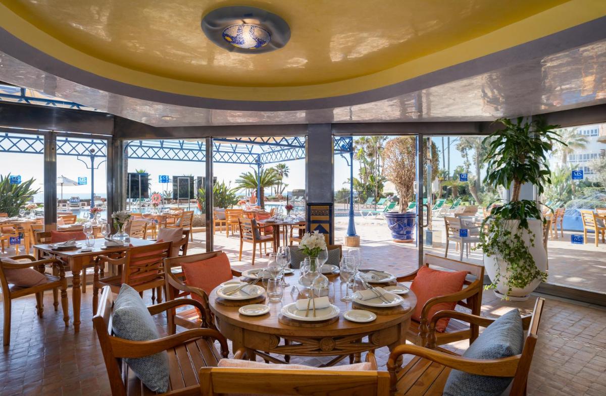 Un restaurante o sitio para comer en MS Amaragua