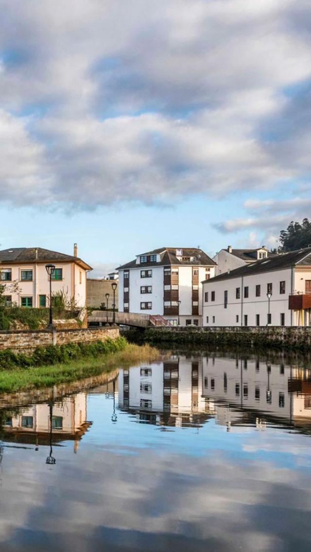 Hotel La Bilbaina de Vegadeo - Housity