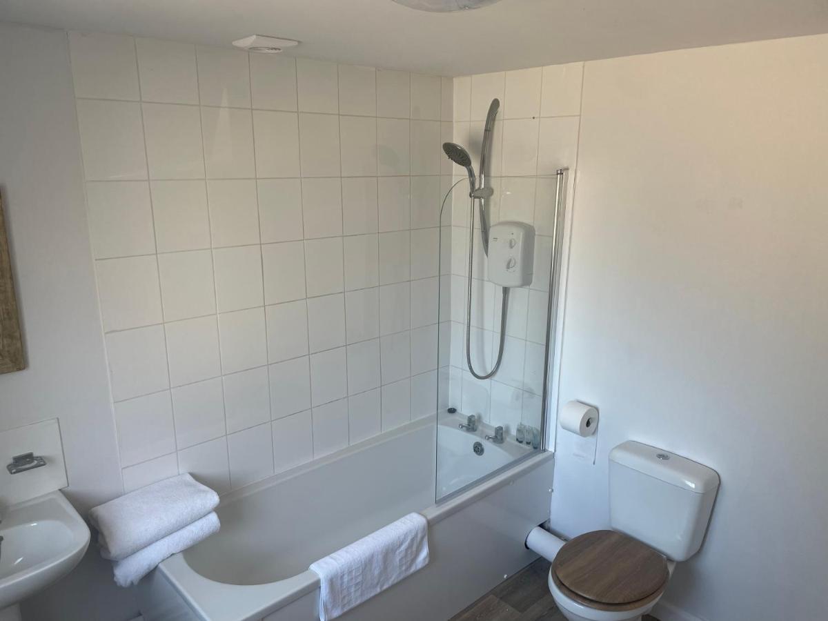 The Bull Hotel - Housity