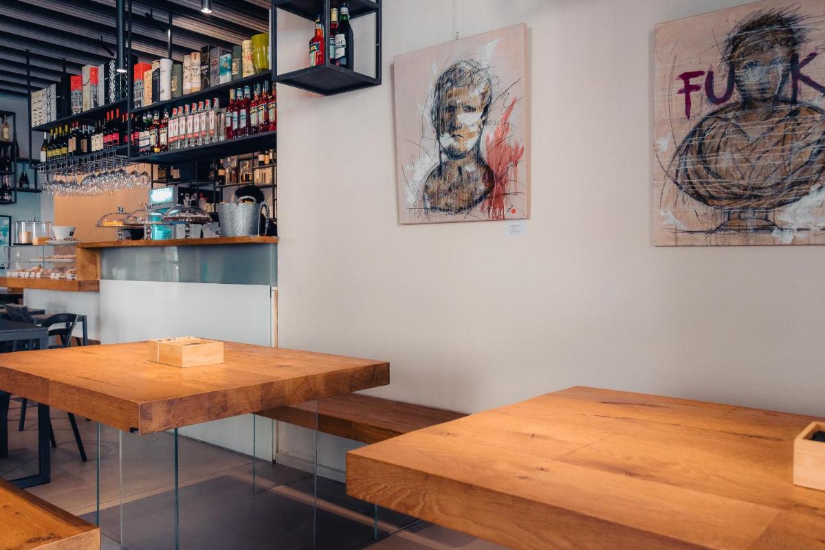 Albergo Centrale - Housity