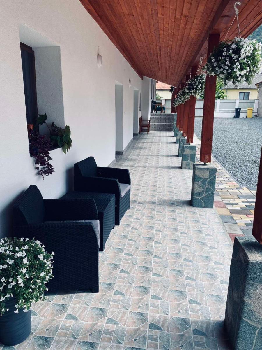 Sátor-Hegy Vendégház - Housity
