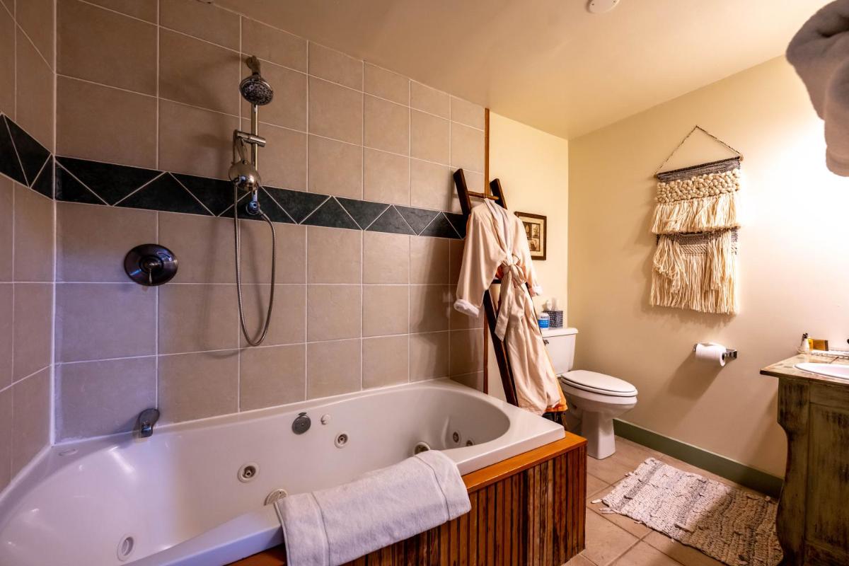 Clementine's Guest House & Vacation Rentals - Housity