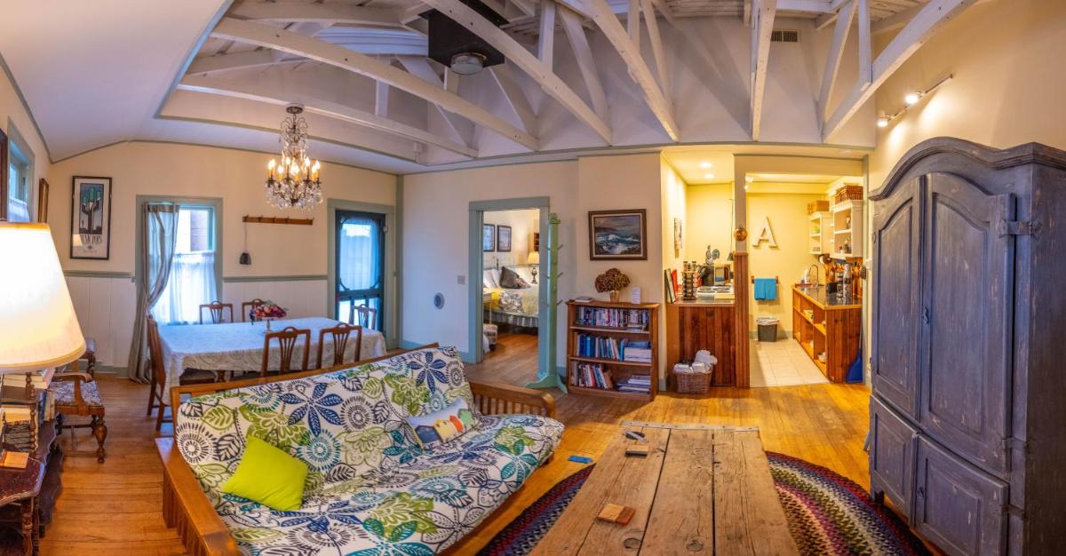 Clementine's Guest House & Vacation Rentals - Housity