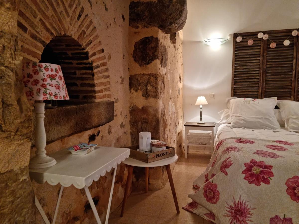 L 'Aupinouse Chambre double Pivoine avec salle d'eau privative - Housity