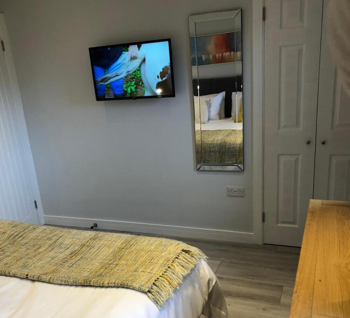 Thistledown Lodge! 5 minutes from beach! Free cancellation! - Housity