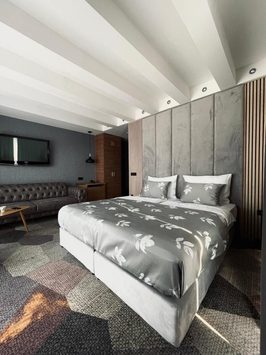 Hotel City View Deluxe - Housity