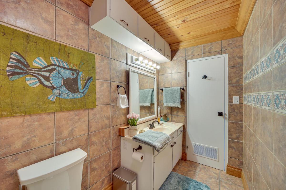 Lakefront Eufaula Escape with Dock and Private Beach! - Housity