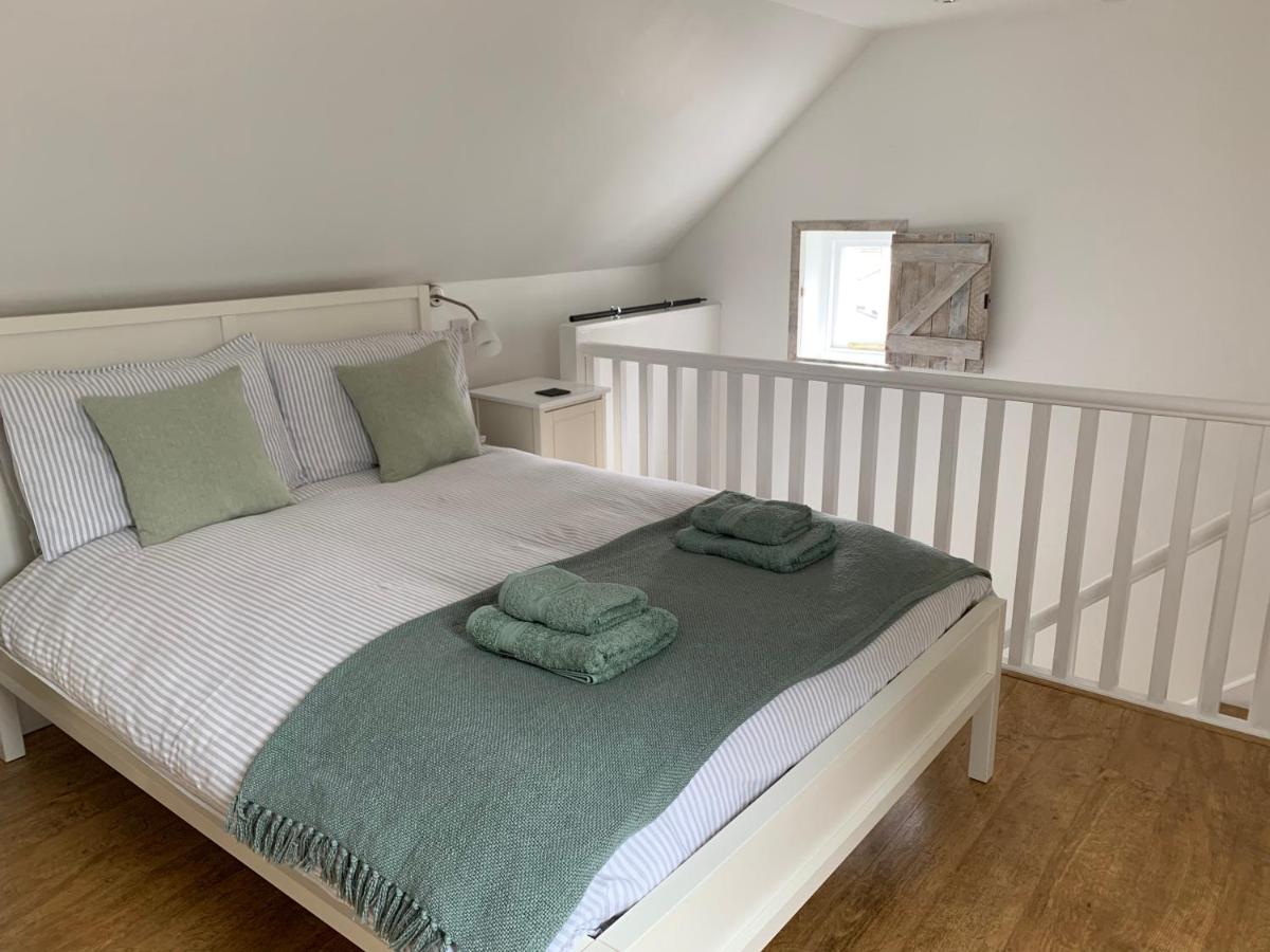 Gwandalan - 1 Bed Apartment, Within Tenby Town Walls - Hizvo