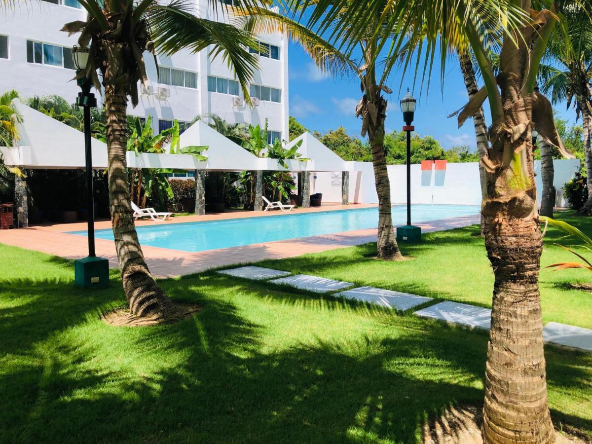 Sunny Caribbean Apartment with Pool - Housity