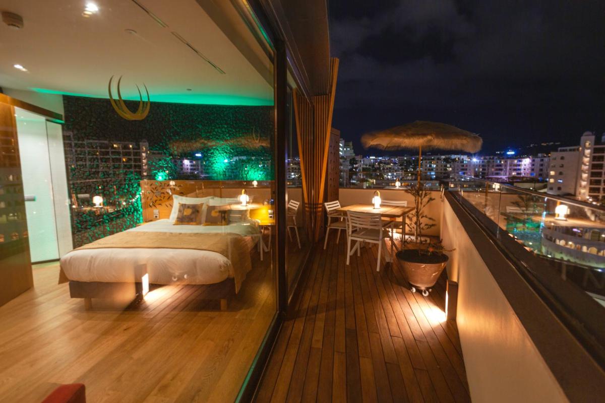 Un balcón o terraza de Bohemia Suites & Spa - Adults Only