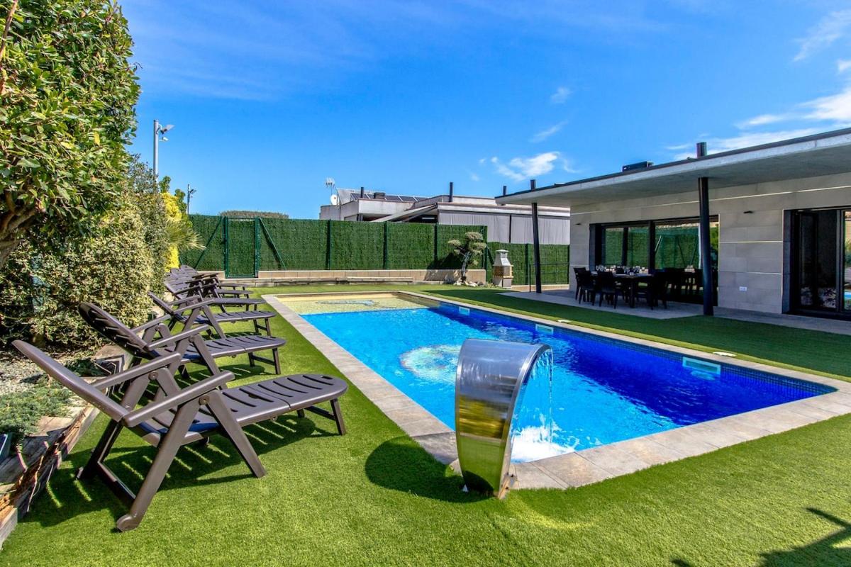 Catalunya Casas Modern Vacation Paradise 'Villa Ainmi' on the Costa Brava! - Housity
