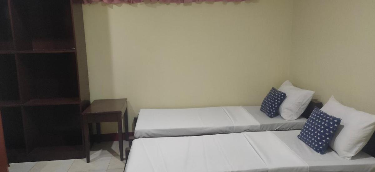 Fiesta Ballroom Hotel - Housity