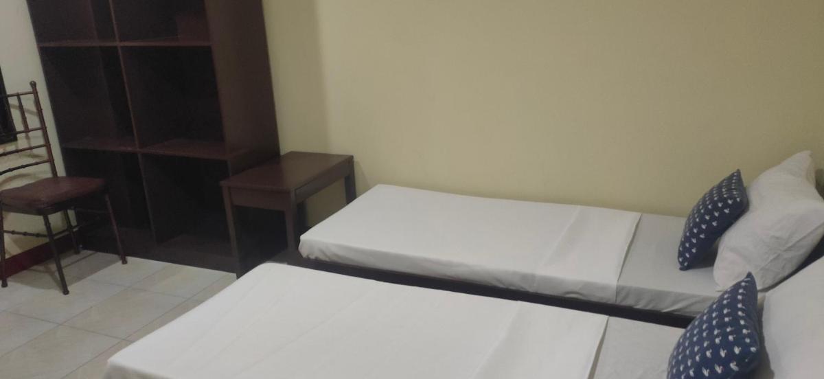 Fiesta Ballroom Hotel - Housity