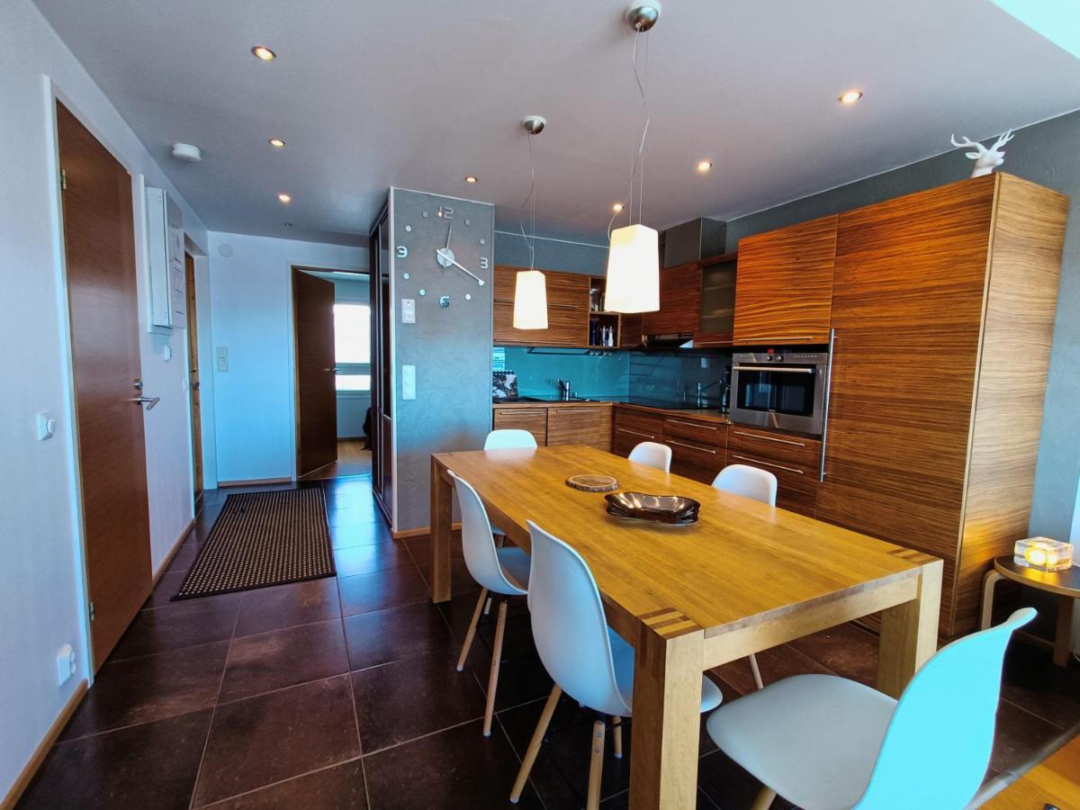 The Peak House - Housity