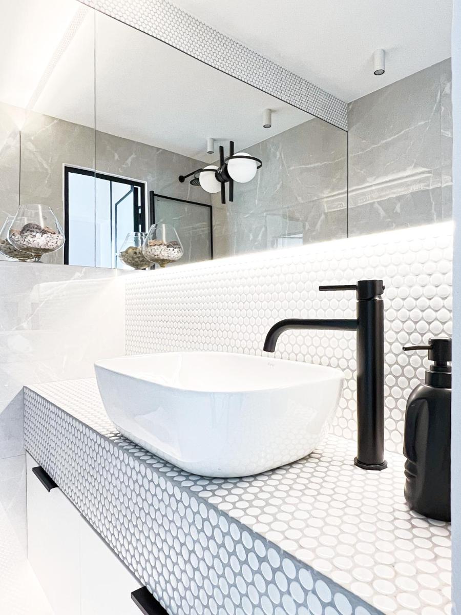 Stylowy apartament przy metrze - Housity