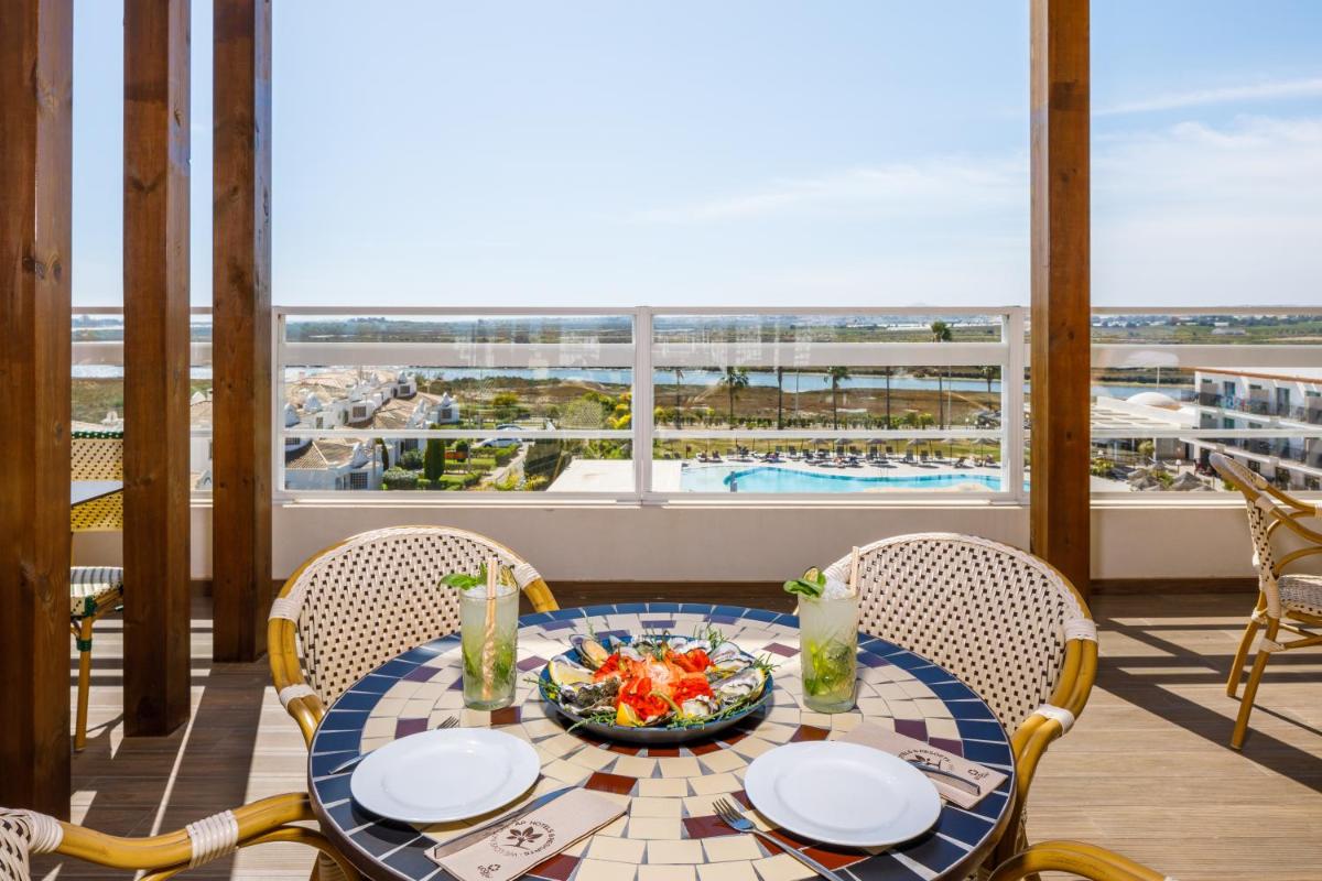 A piscina em ou perto de AP Cabanas Beach & Nature - Adults Friendly