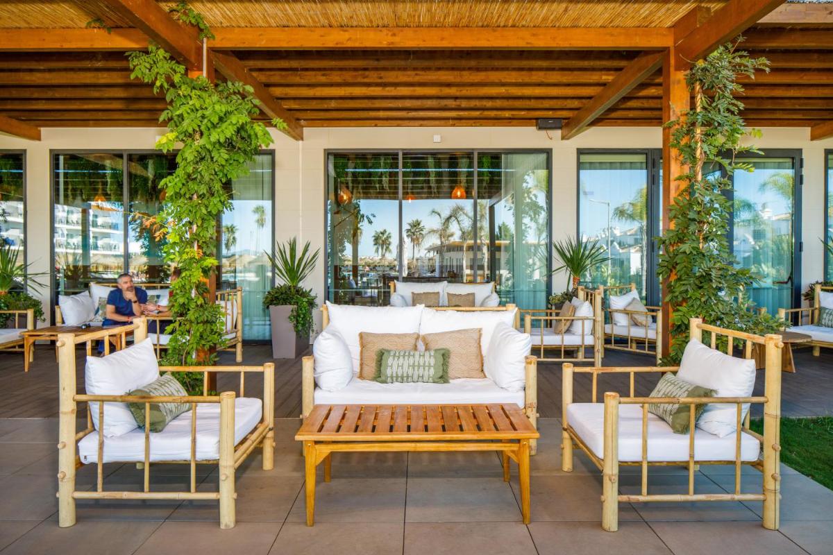 Uma área de estar em AP Cabanas Beach & Nature - Adults Friendly