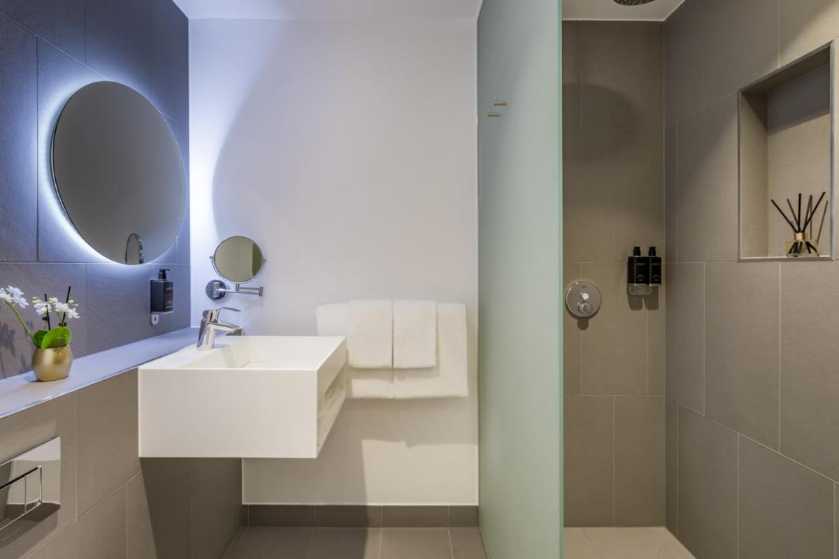 Hotel Indigo London - 1 Leicester Square, an IHG Hotel - Housity