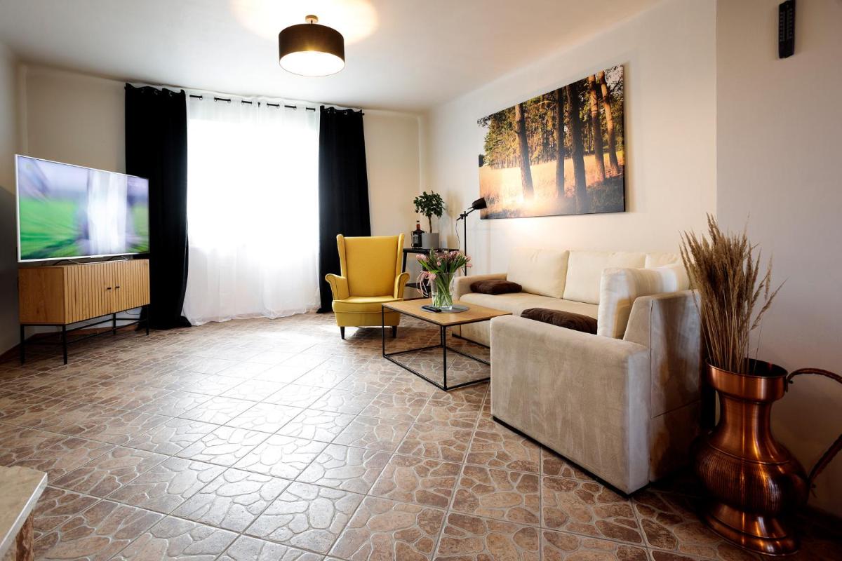 Ranczo u Loni - Housity