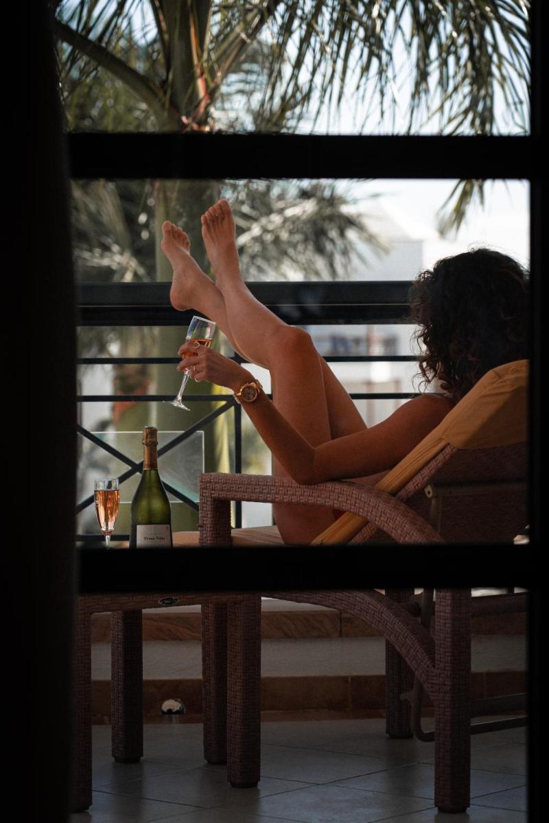 Un balcón o terraza de Princesa Yaiza Suite Hotel Resort