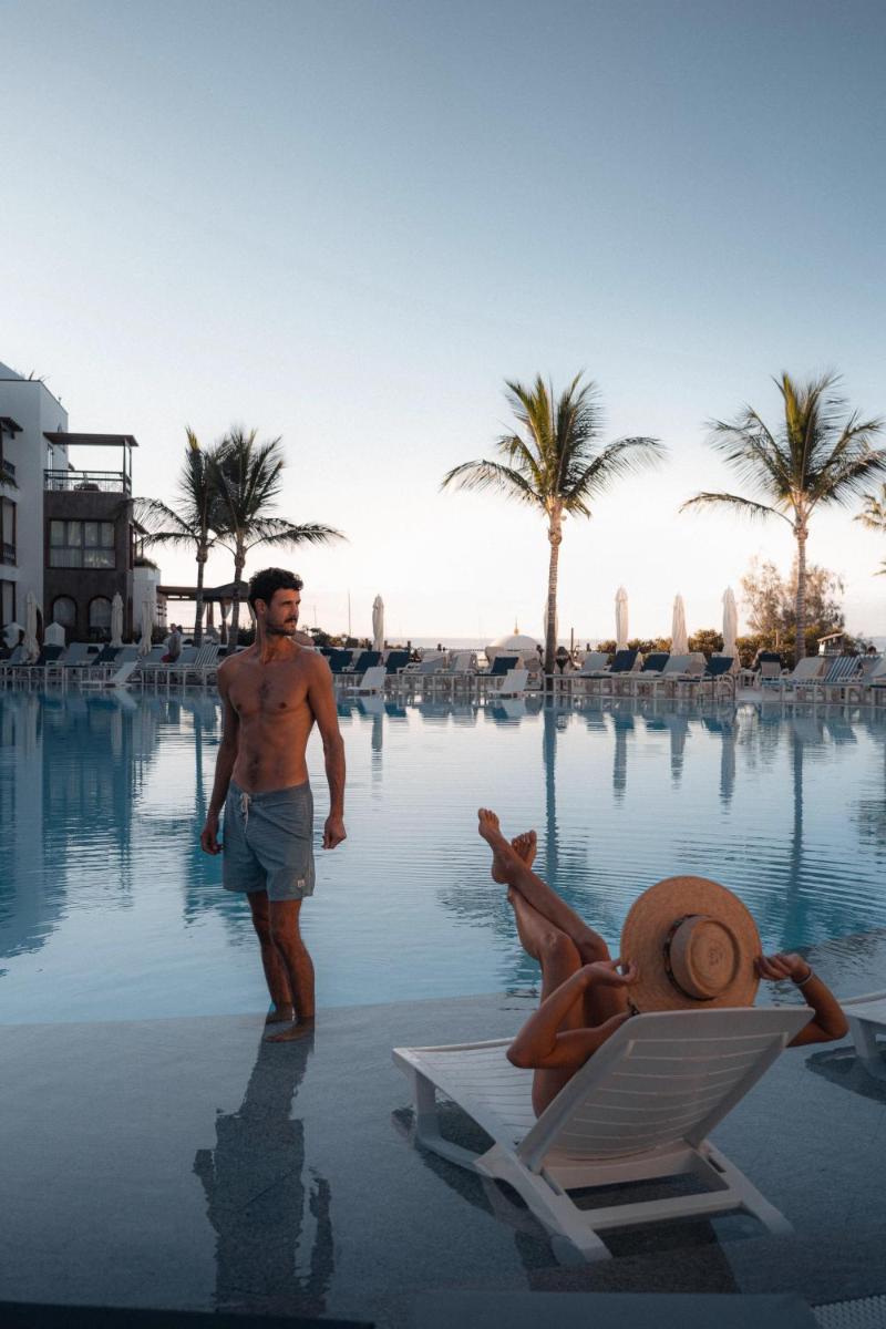 Clientes alojados en Princesa Yaiza Suite Hotel Resort
