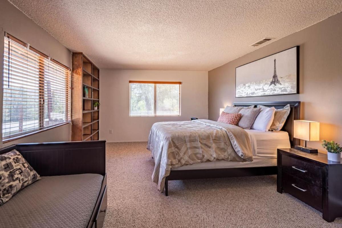 Cherry Cottage 15 min from Yosemite South Entrance - Housity