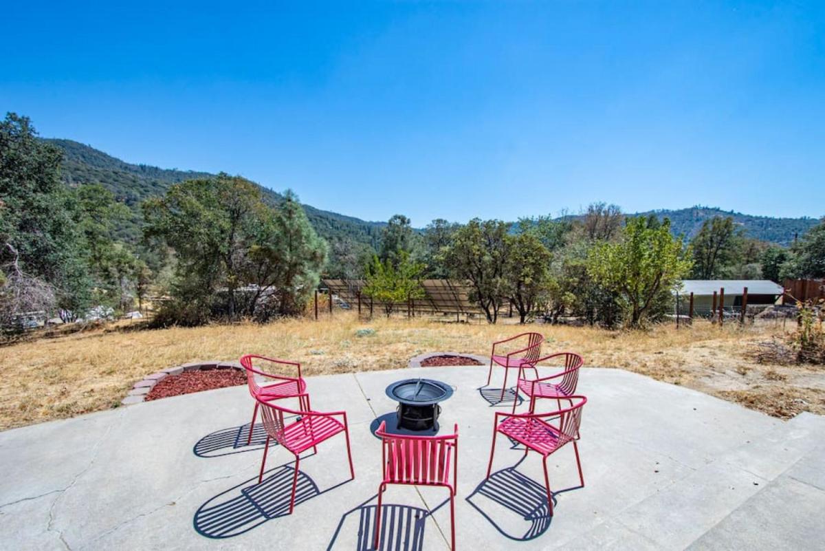 Cherry Cottage 15 min from Yosemite South Entrance - Housity