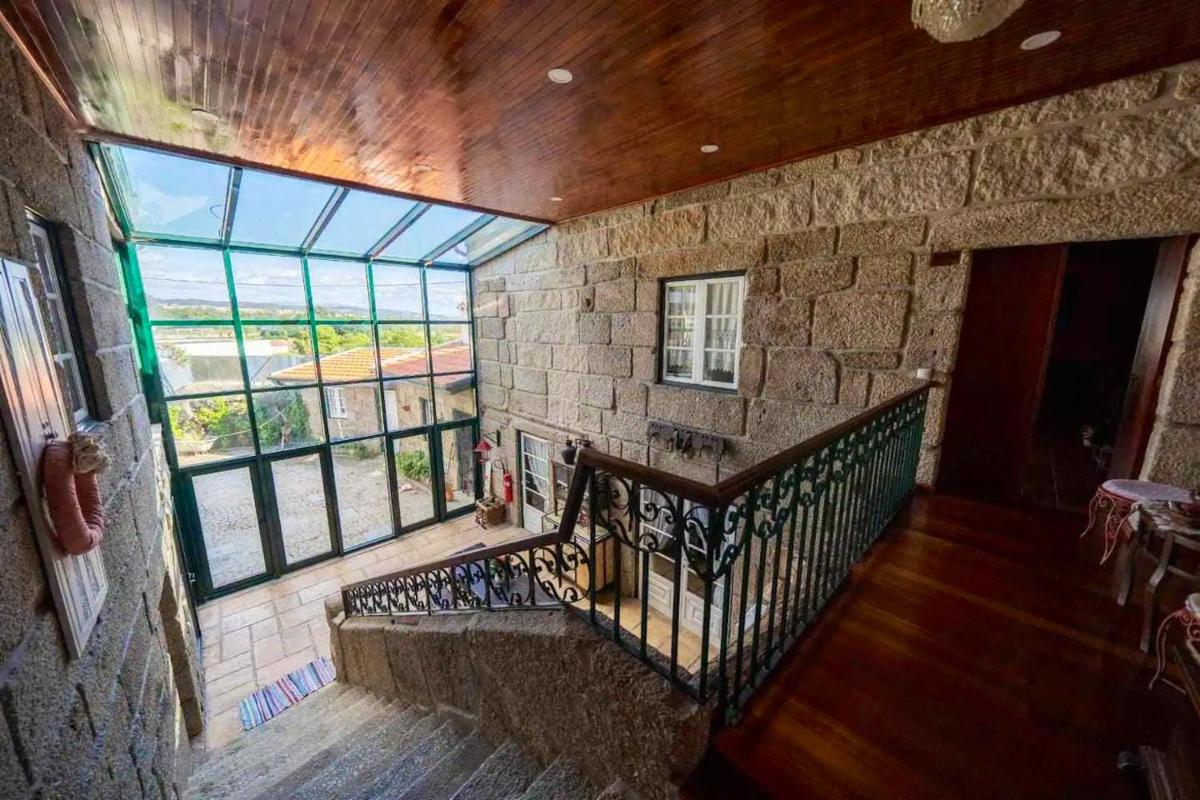 Spacious villa with private pool in Penafiel - Housity