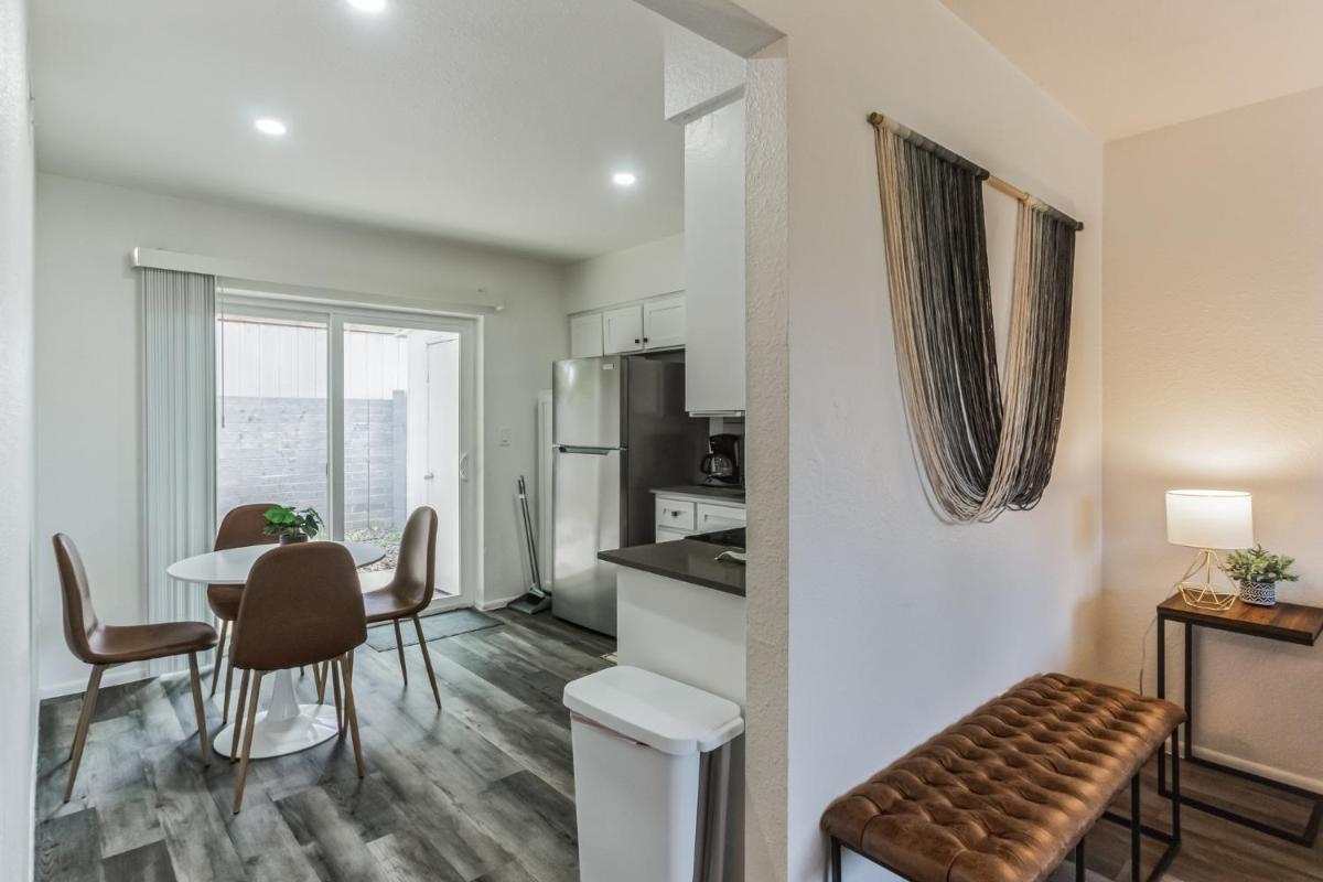 Updated Condo in Mesa - Close to Sky Harbor and ASU - Housity