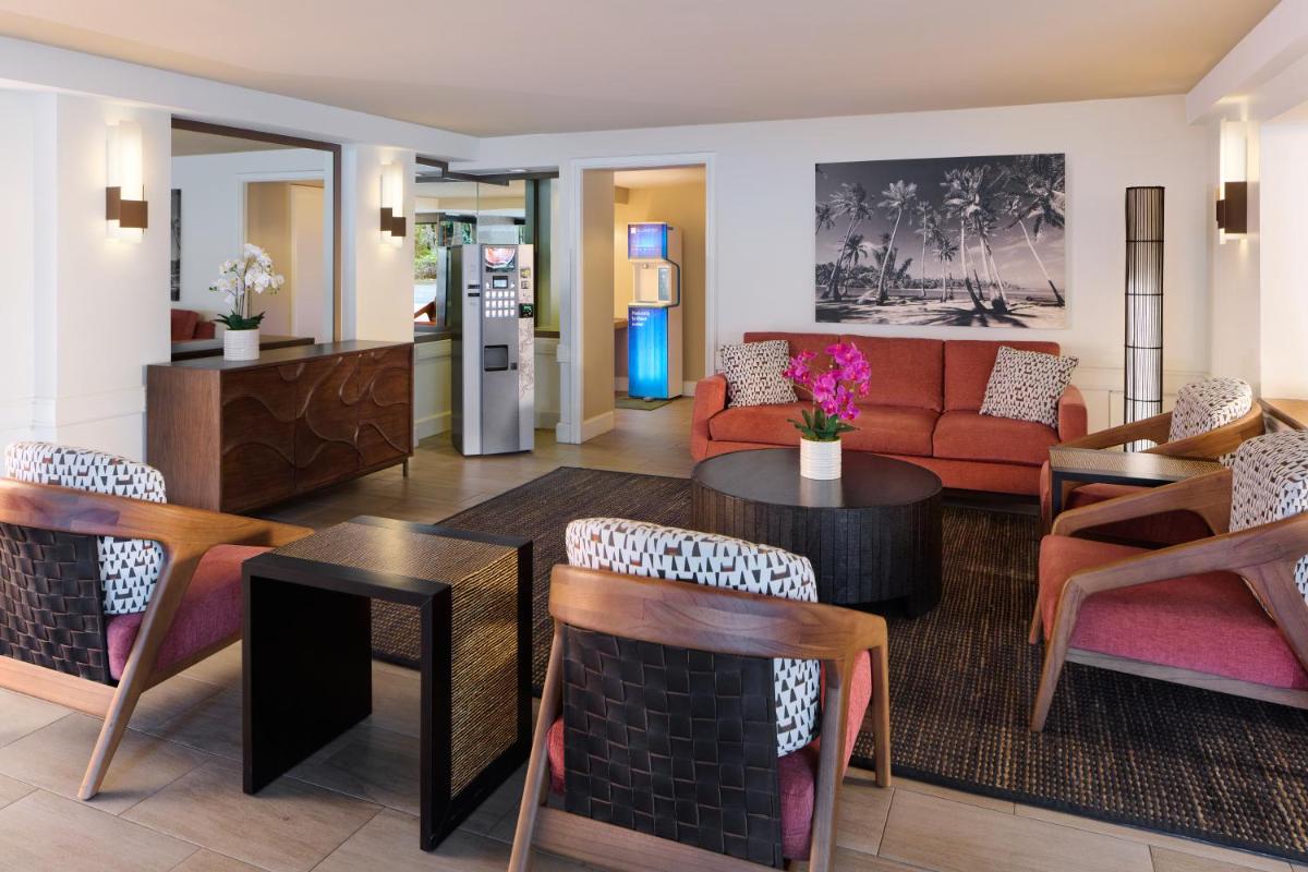 Aqua Palms Waikiki - Housity