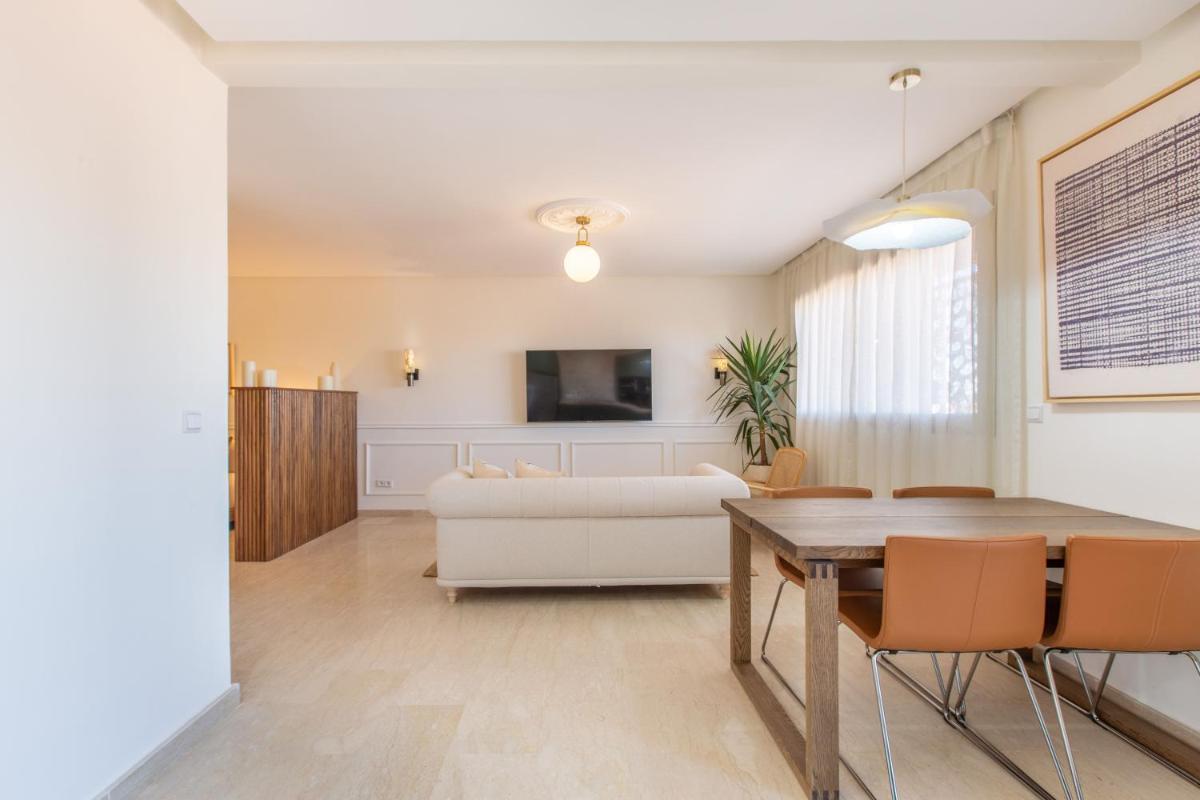 ZARI BOUTIQUE ApartHotel - Housity