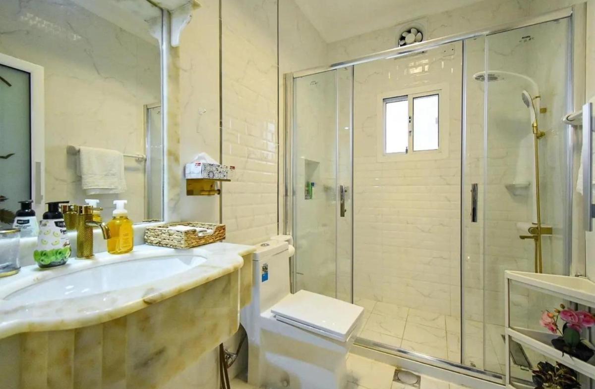 Luxury Private Pool Villa for families only - Housity