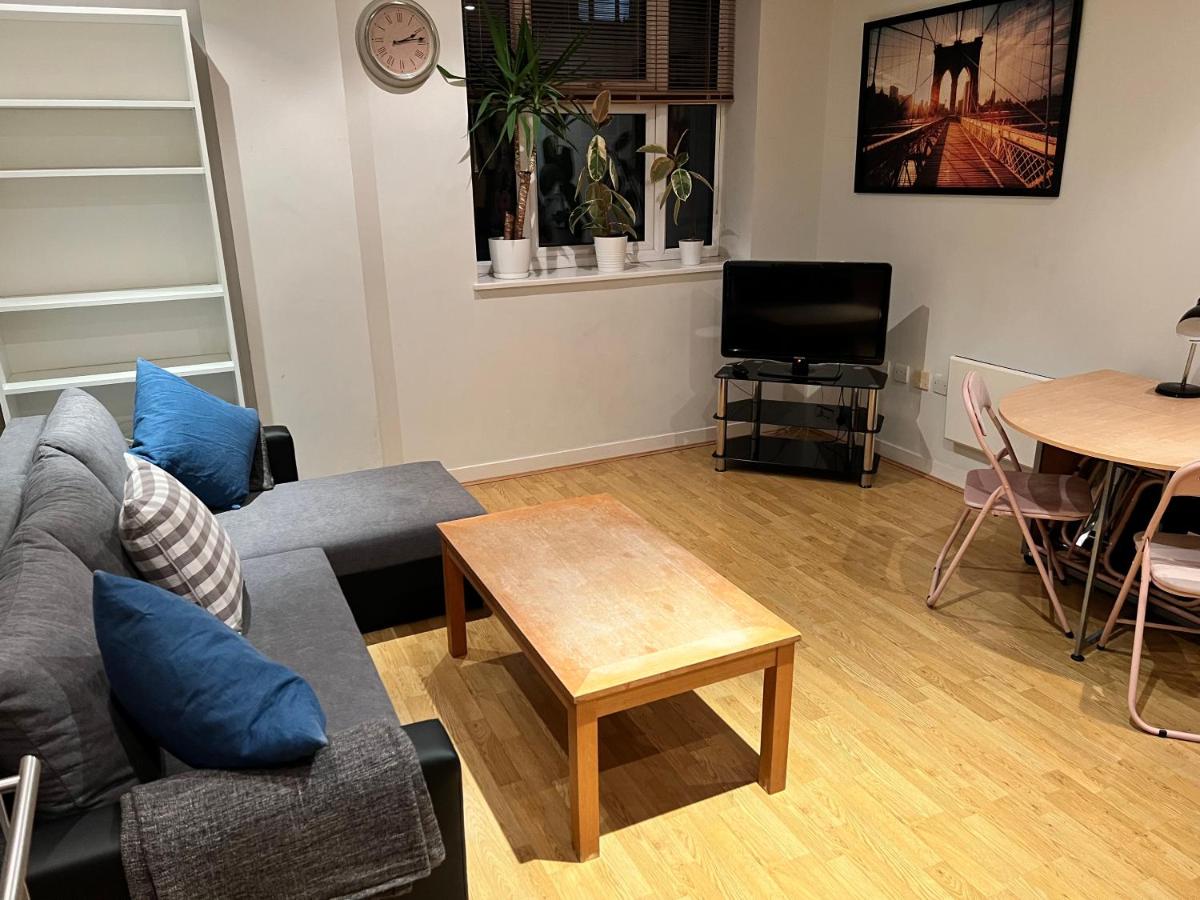 Stunning 2 bed flat! Centrally located in London, UK! - Housity