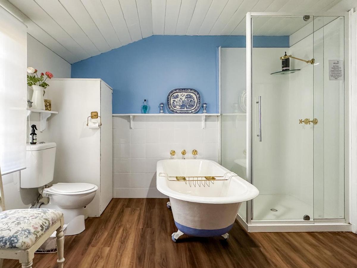 Alice's Cottages - Housity