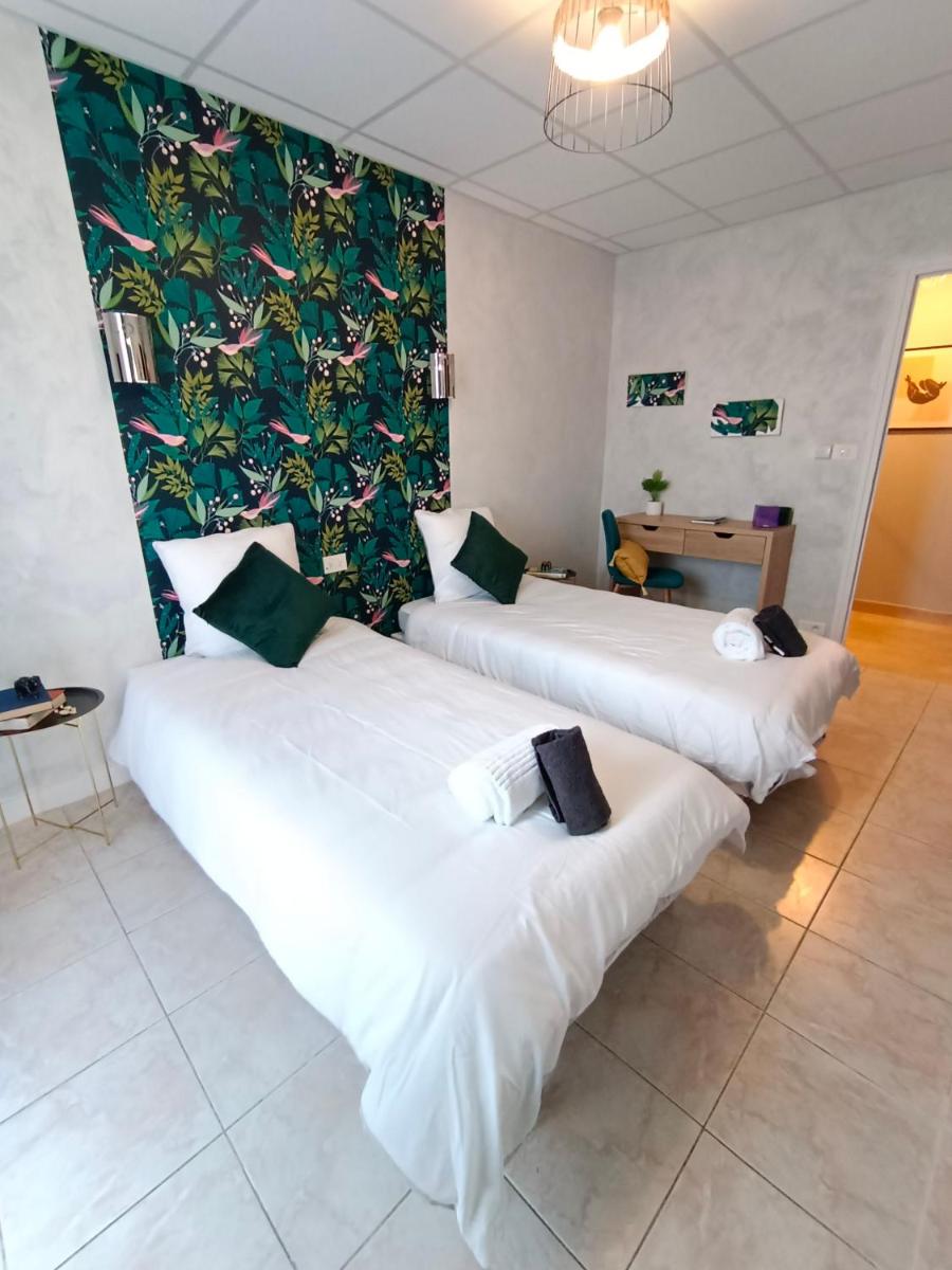 Savana Lodge, Wi-Fi, Parking Privé et Calme, Sortie 12 ChanaS - Housity