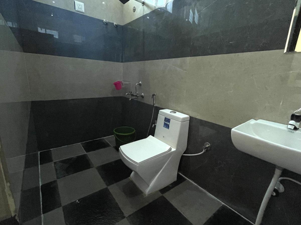 Suitetrails - STAYMAKER Royal Brothers Lodging and Restaurant