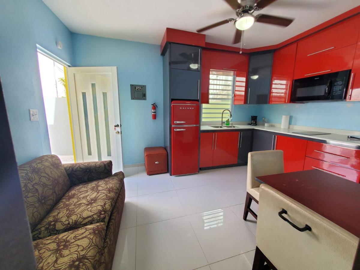 Barbosa Catano Unit 3, Near The Ocean, Freshly Remodeled, Sleeps 8 - Housity