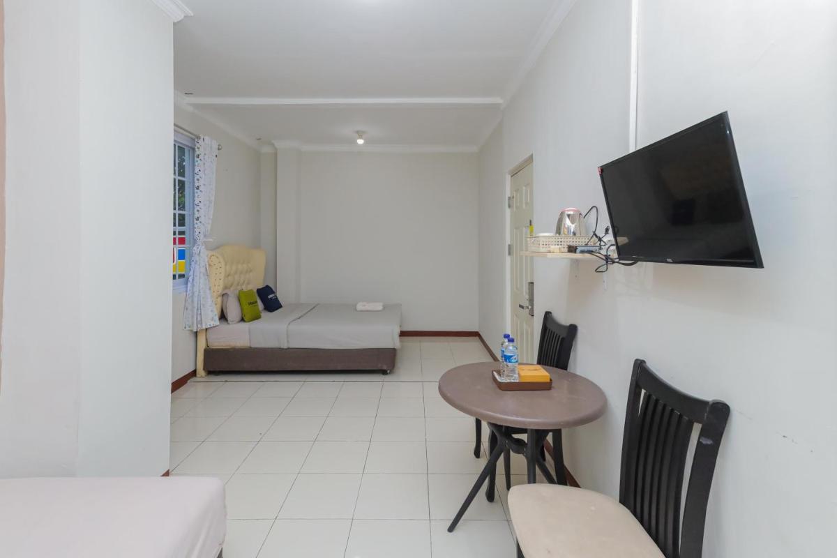 Urbanview Hotel Syariah Near Gelora Delta Sidoarjo - Hizvo