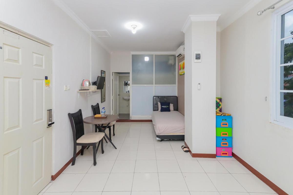 Urbanview Hotel Syariah Near Gelora Delta Sidoarjo - Hizvo