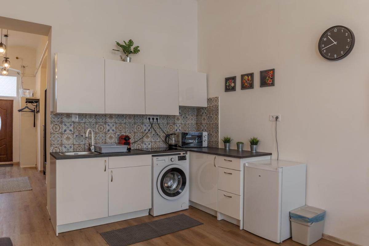 Emily's Lovely Place - Housity