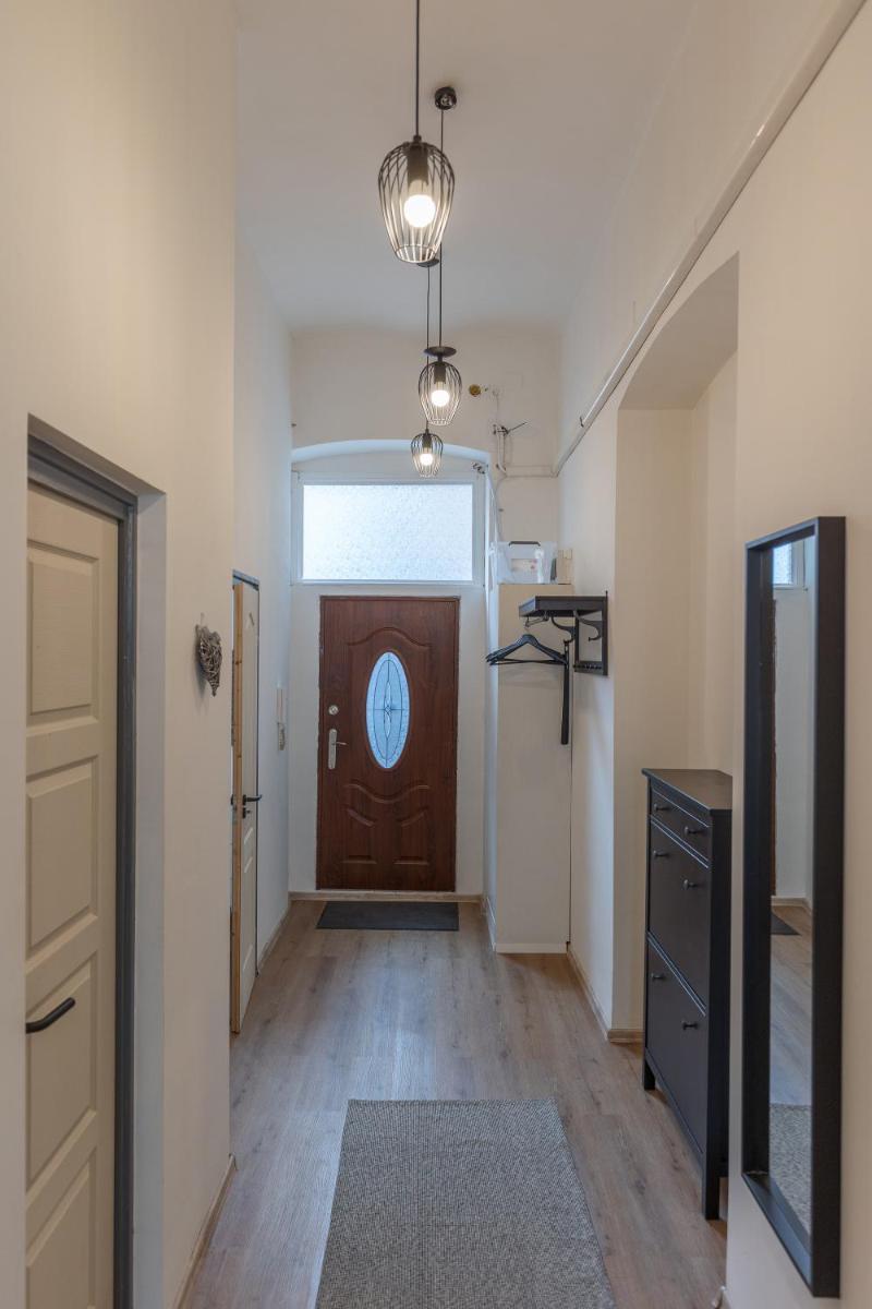 Emily's Lovely Place - Housity