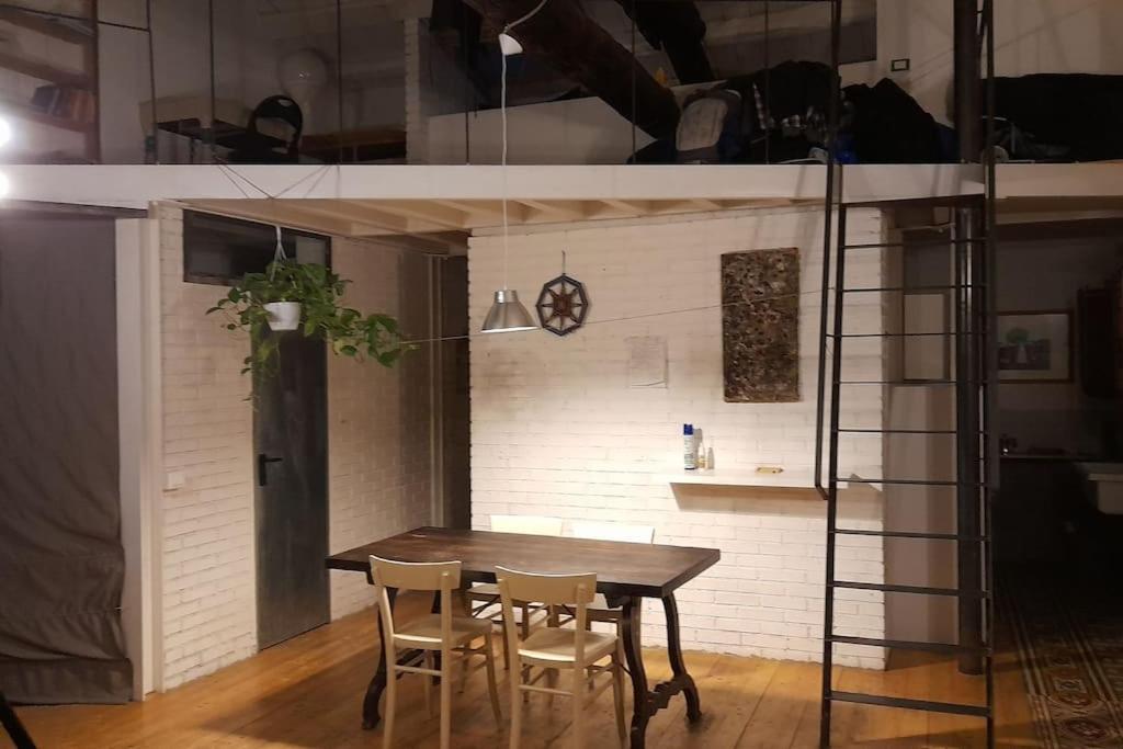Beautiful house with old industrial chimney - Housity