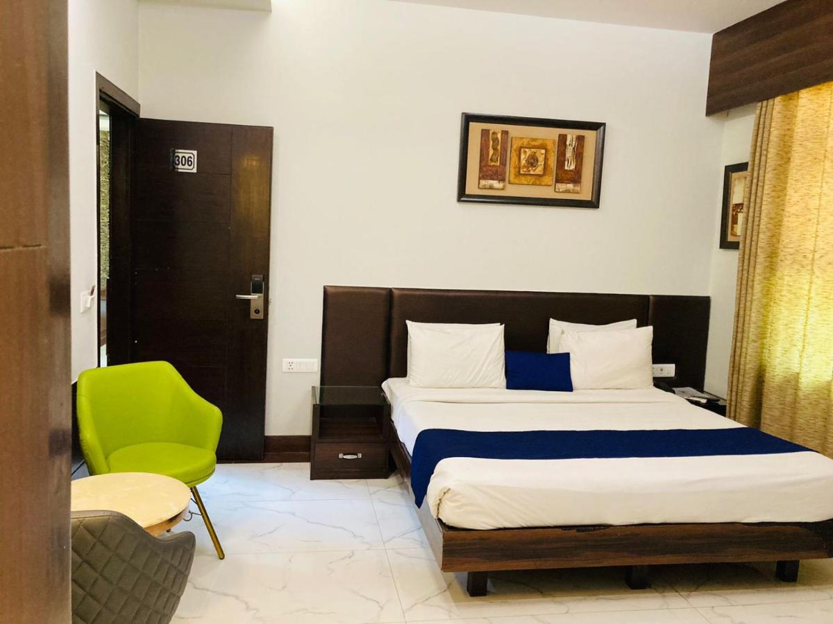 Hotel Aman Palace - Housity