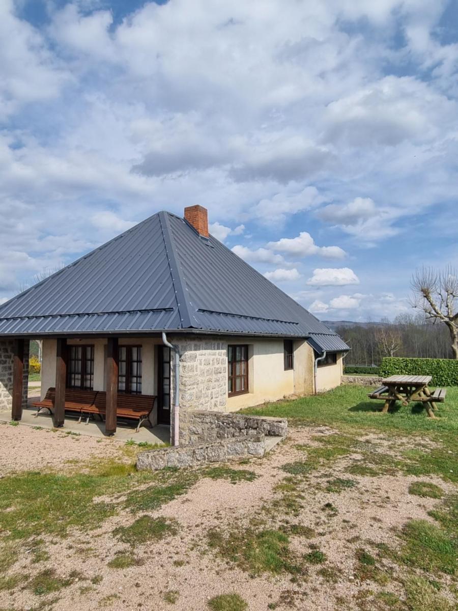 Camping Mayet-de-Montagne - Housity