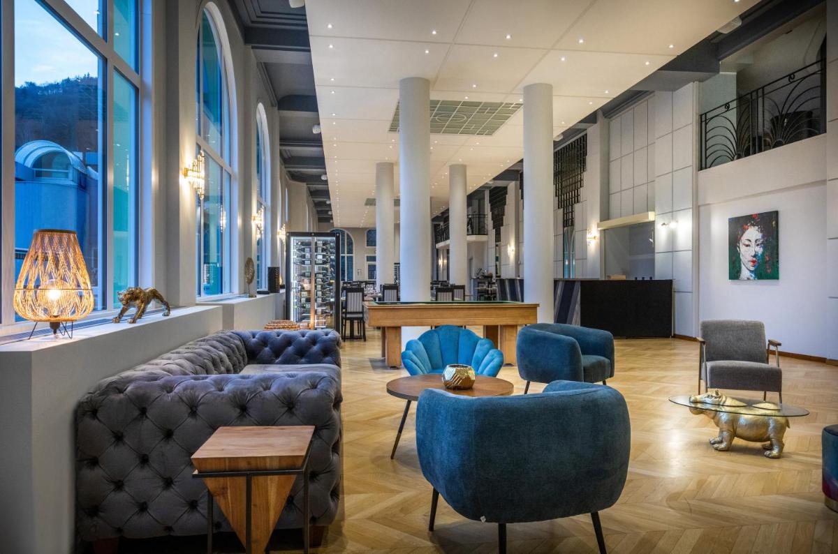 Coin salon dans l'établissement Hotel & Spa Radiana